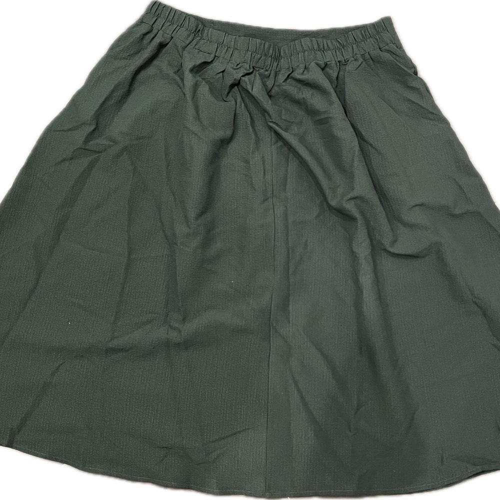 High-wasted buttoned knee-length skirt - Picture 2 of 3